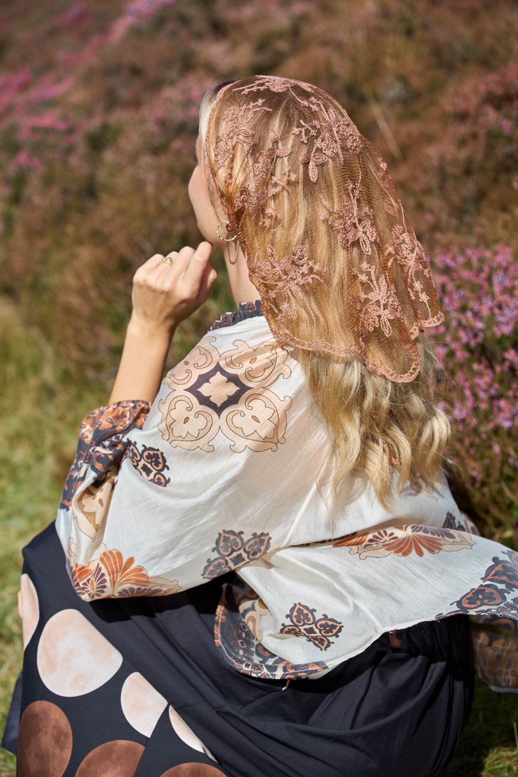 Black Colour - Bcmiriana Triangle Lace Scarf 3643 - Tobacco