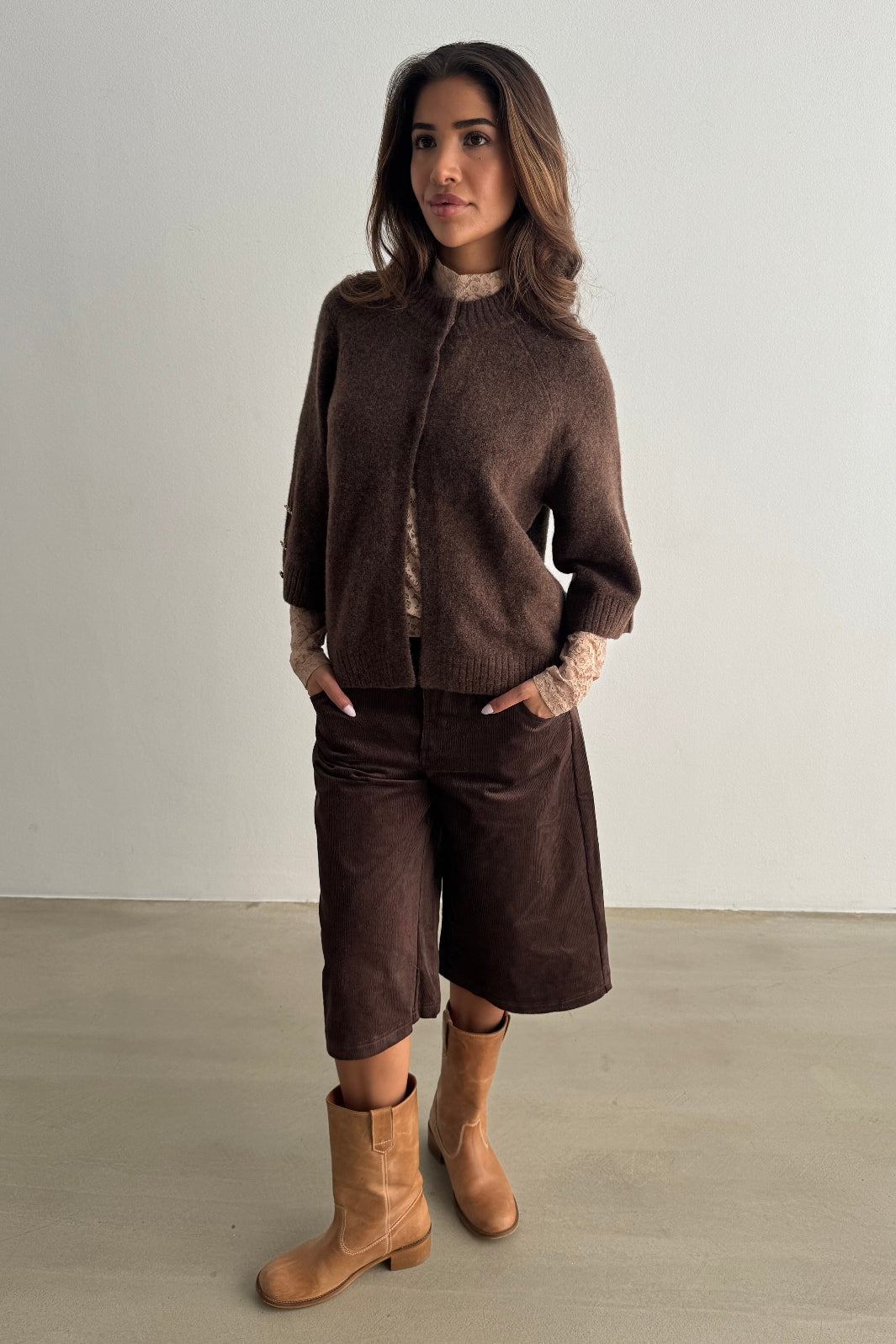 Continue - Anna Knit 15070 - Brown Strikbluser