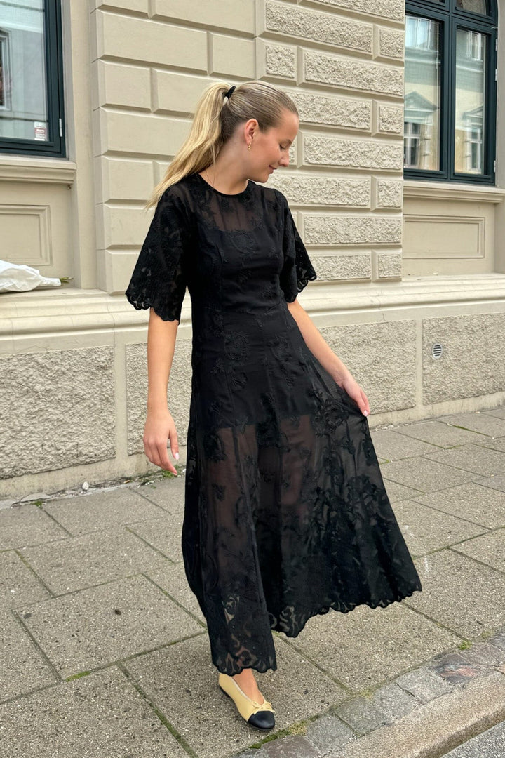 Forudbestilling - BYIC - Ellinoric Lace Long Dress - vb Vintage Black Kjoler