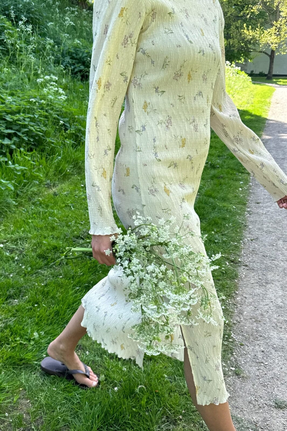 Forudbestilling - BYIC - Odaic Dress - cfp Creme Flower Print Kjoler