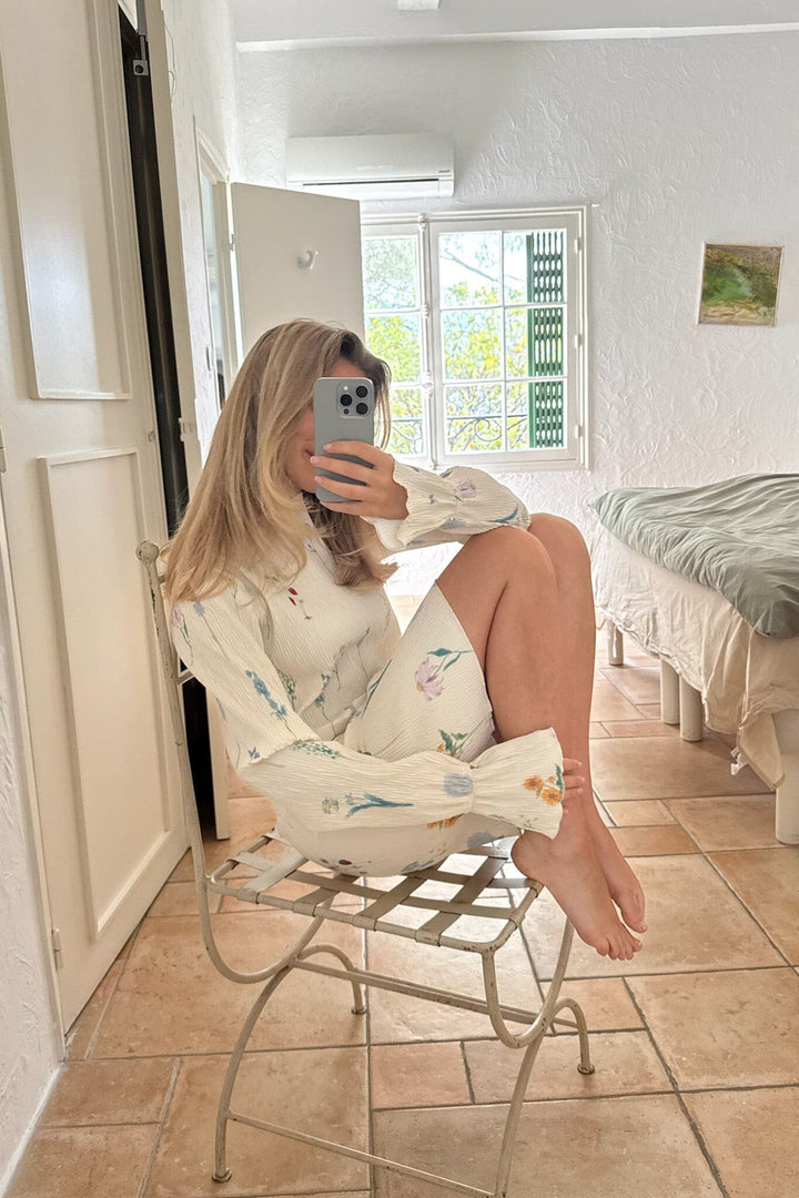 Forudbestilling - BYIC - Odineic Dress A23833 - Off White Flower Print Kjoler