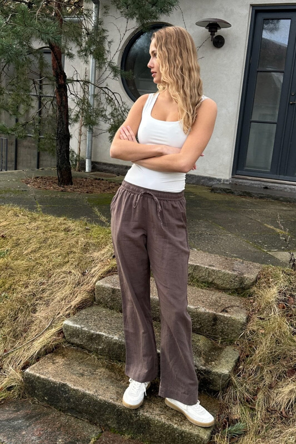 Forudbestilling - Neo Noir - Sonar Linen Pants - Brown Bukser