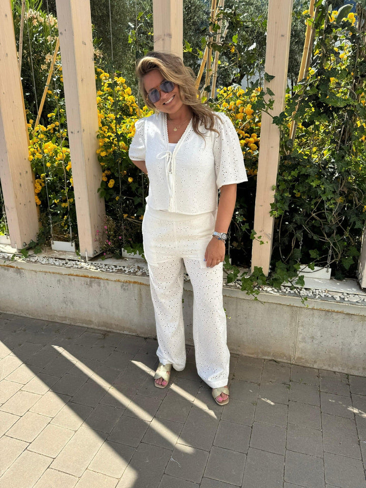 Forudbestilling - Pieces - Pctyla 2/4 V-Neck Tie Top Pp - 4935352 Cloud Cream Toppe