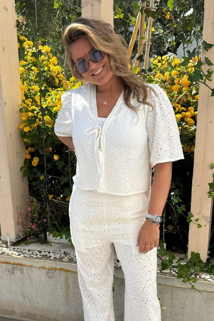 Forudbestilling - Pieces - Pctyla 2/4 V-Neck Tie Top Pp - 4935352 Cloud Cream Toppe