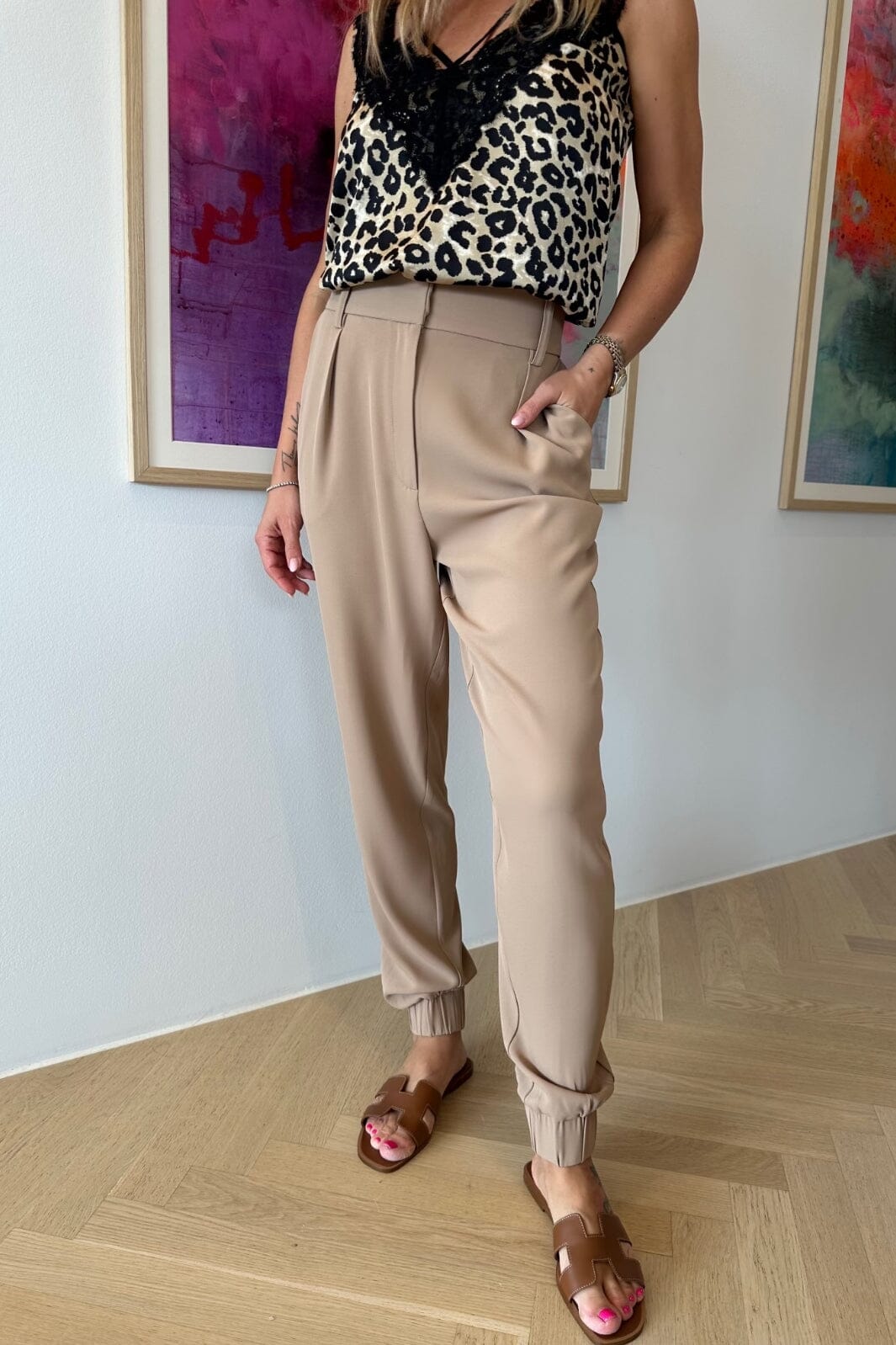 Forudbestilling - Valentin Studio - Pretty Pants - Camel (Juni) Bukser