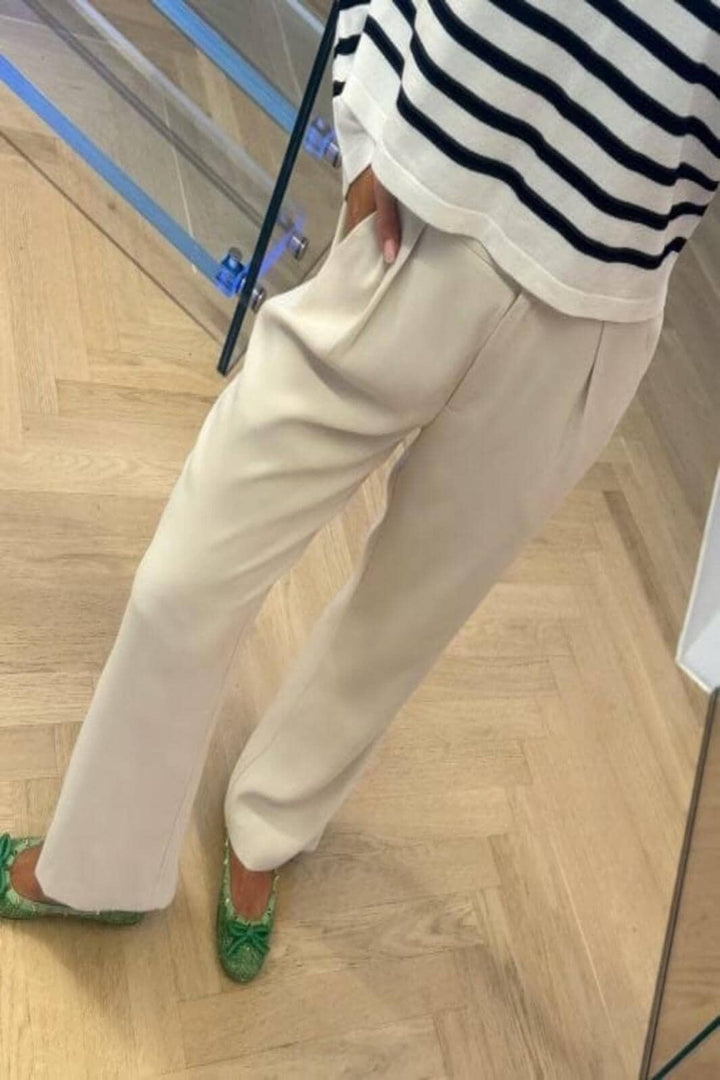 Forudbestilling - Valentin Studio - Pretty Pants Wide - Ivory Bukser