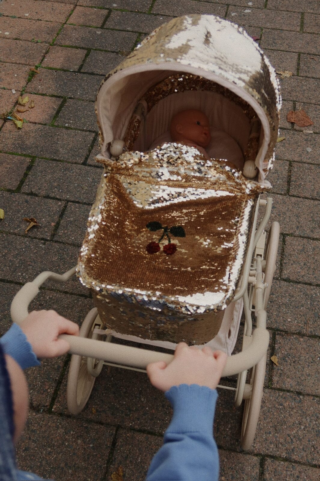 Konges Sløjd - Sparkly Doll Pram Ks103985 - Cherry