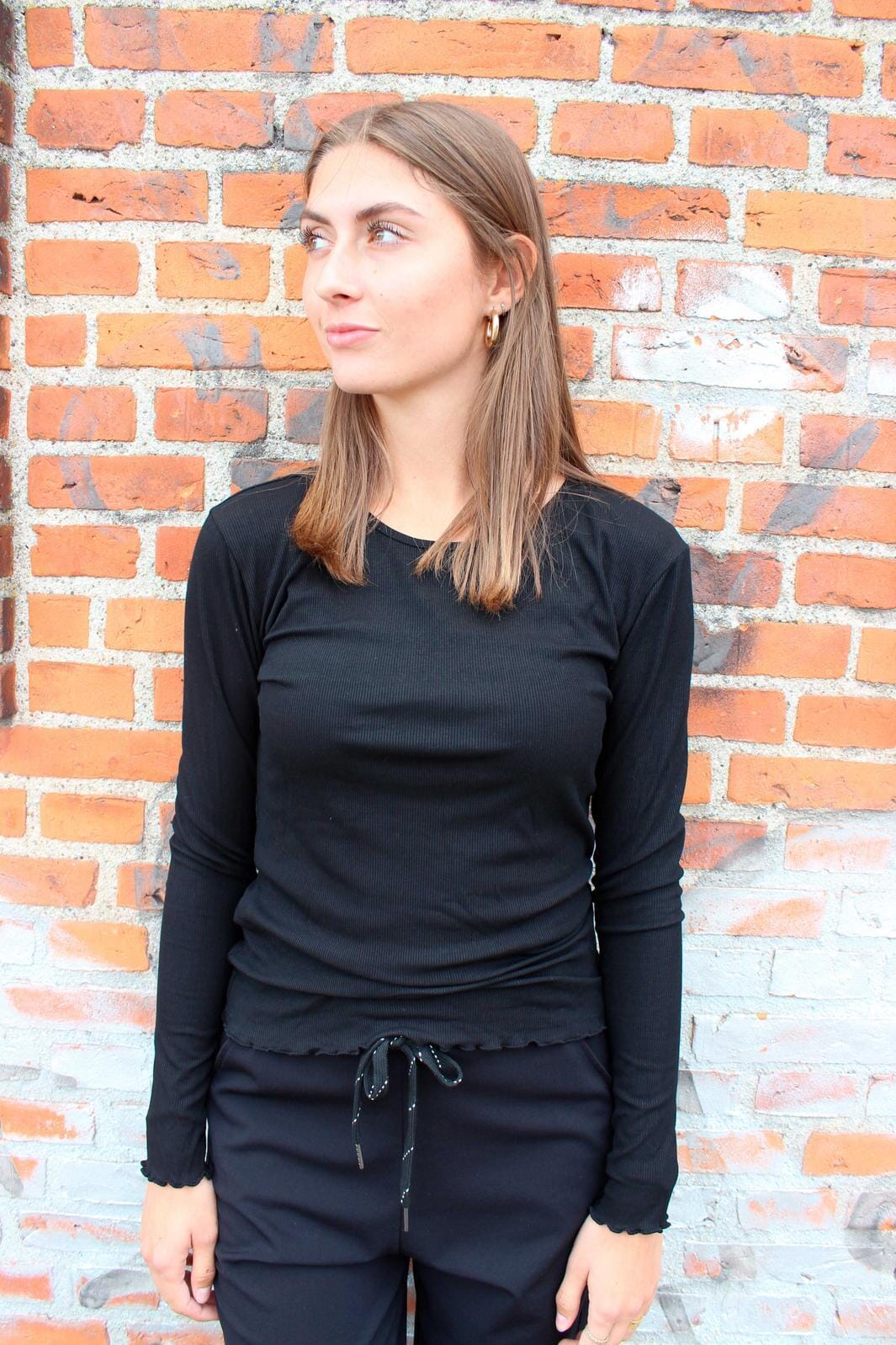 Liberté - Natalia LS Round Neck Blouse - Black Bluser