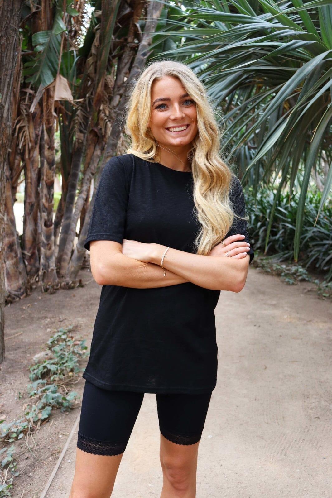 Liberte - Ulle-Ss-Long-Tshirt - Black T-shirts