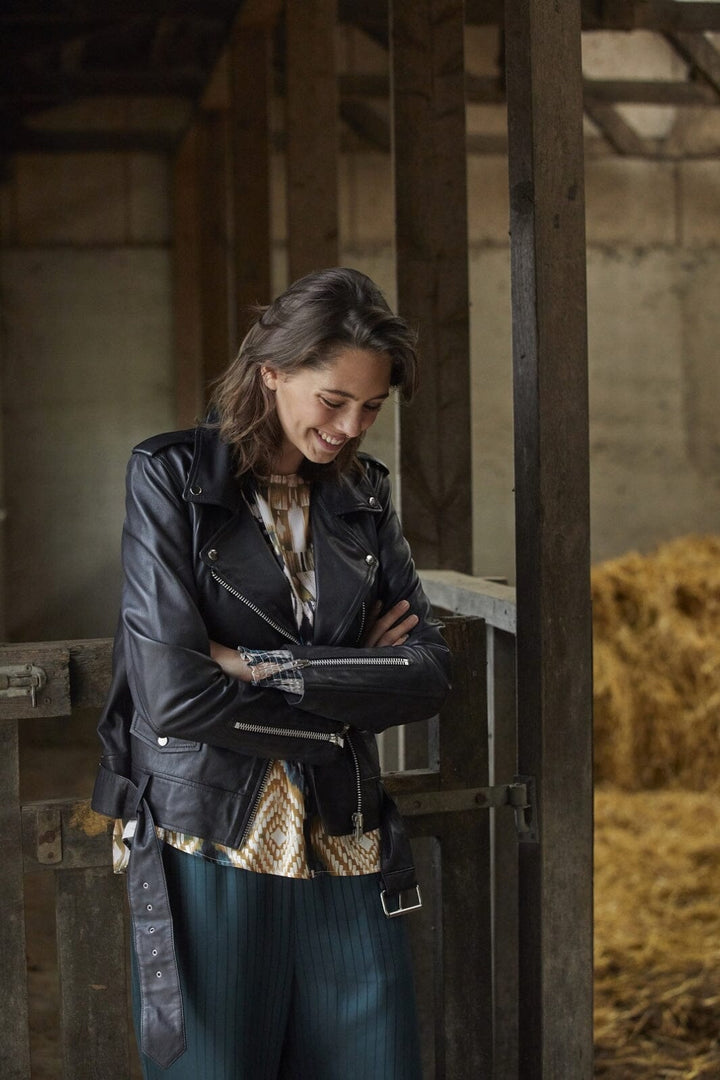 Love & Divine - Love1030 - 000 Black Jakker