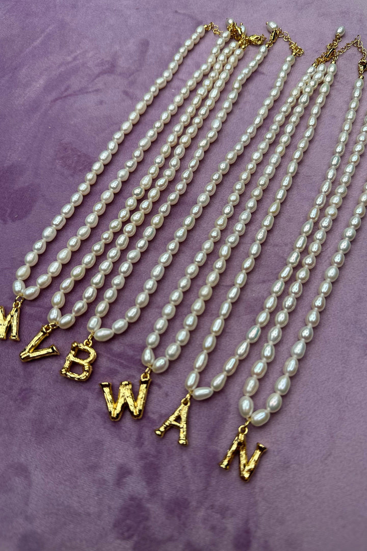 Mellow Moon - Lilli Letter Necklace - Pearl Halskæder