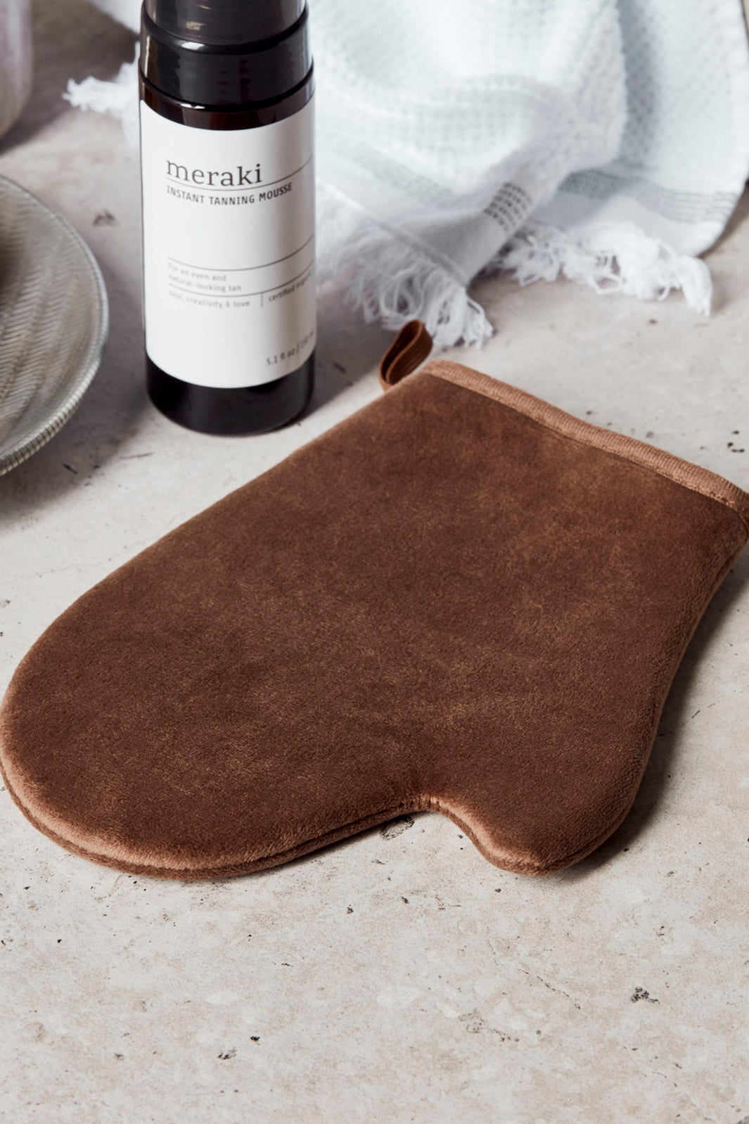 Meraki - Tanning Glove - Vinca Brown Selvbruner