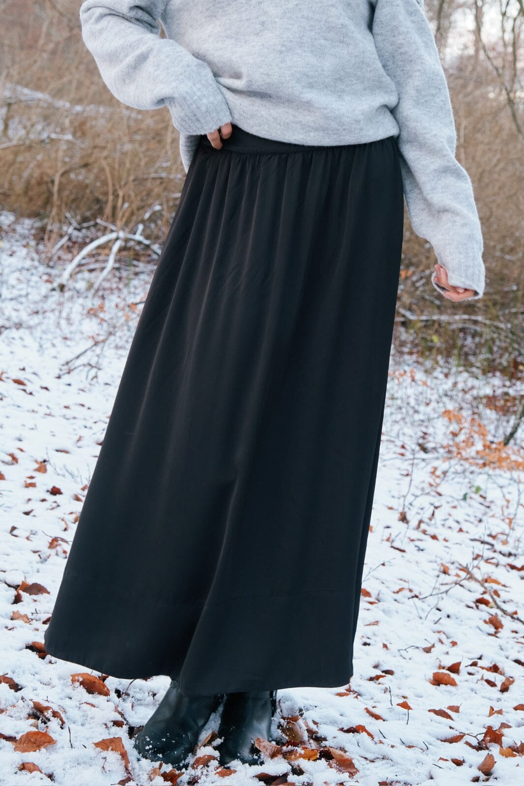 Neo Noir - Lenni Smooth Satin Skirt 163865 - Black Nederdele