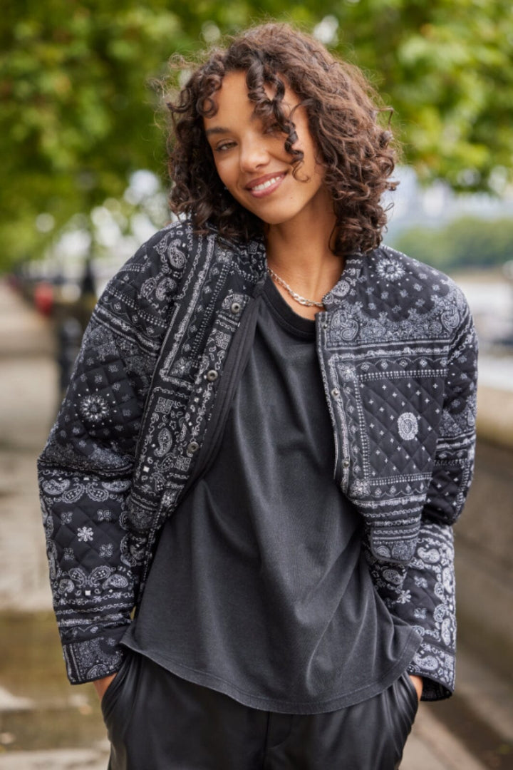 Only - Onlhallie Quilted Jacket - 4722794 Black Sofie Scarf Jakker