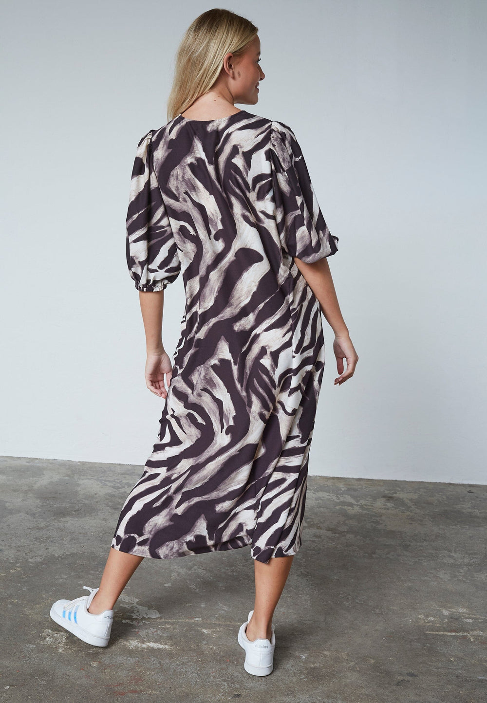 Sisters Point - Ventia-V.Dr5 18803 - 804 - Brown Graphic