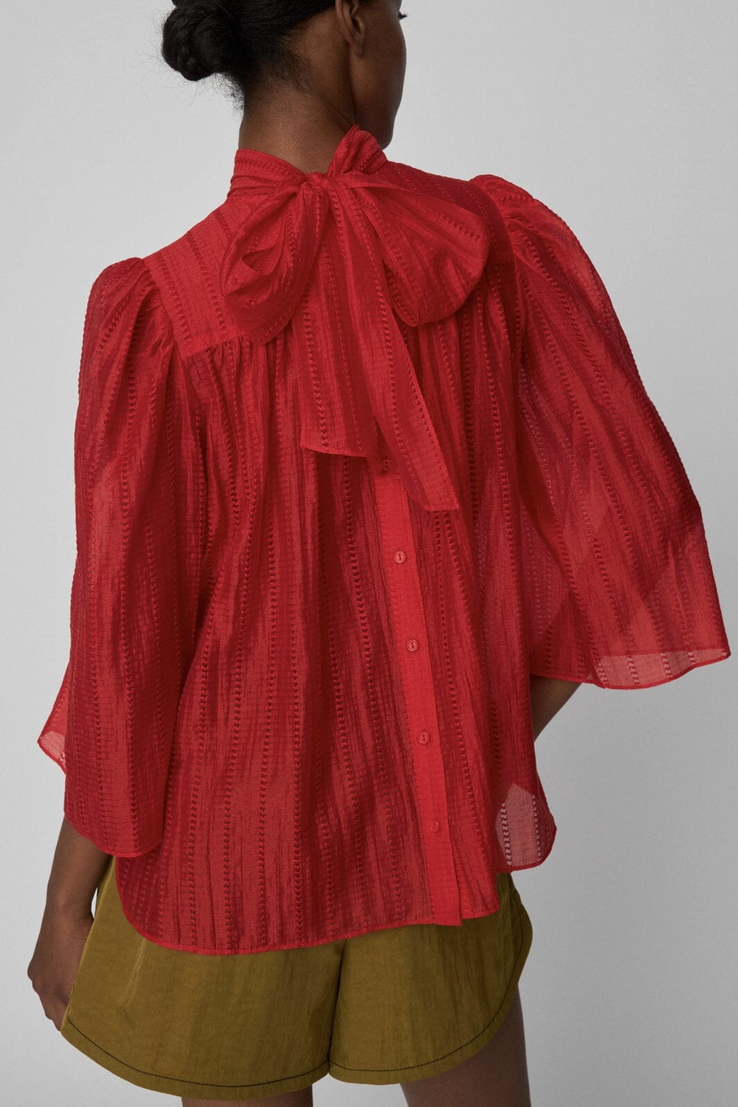 Stella Nova - Pointelle High-neck Bow Blouse - 418 Flame Red Bluser