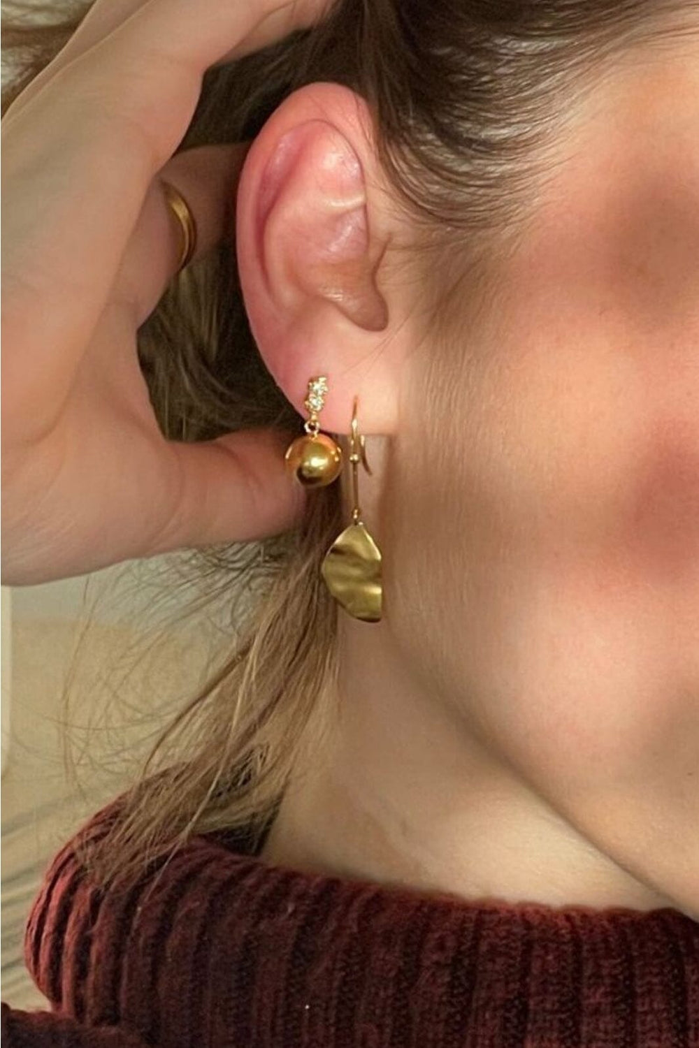 Stine A - Hook With Golden Refection Moon Earring Right - Single - 1341-02-R Øreringe