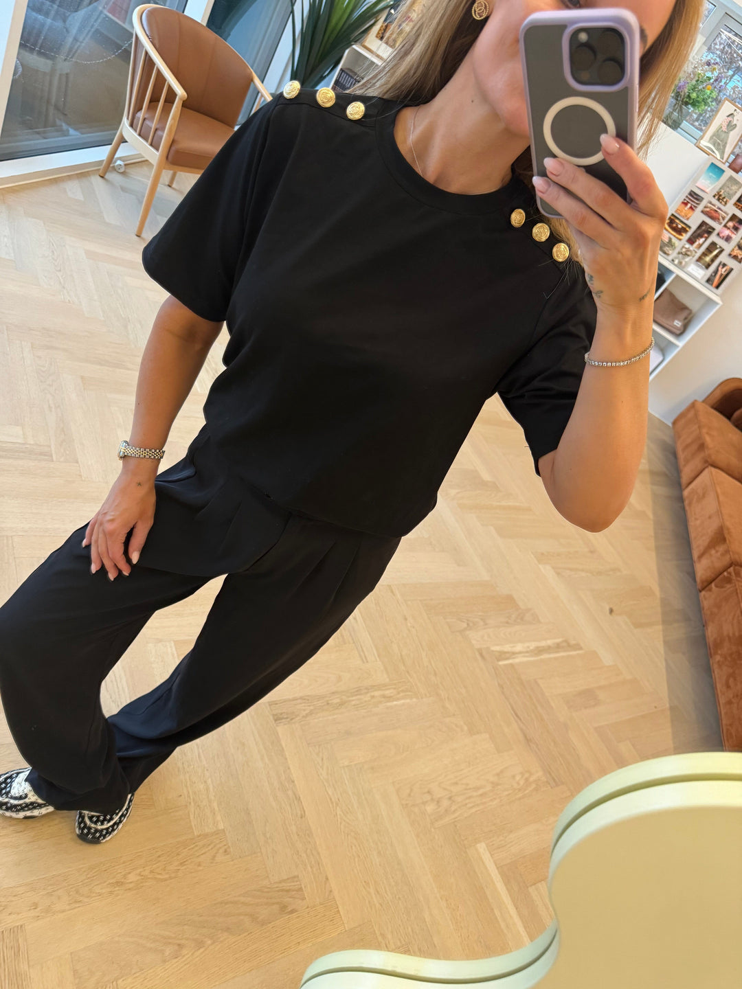 Valentin Studio - Gold Button Casual T-shirt - Black T-shirts