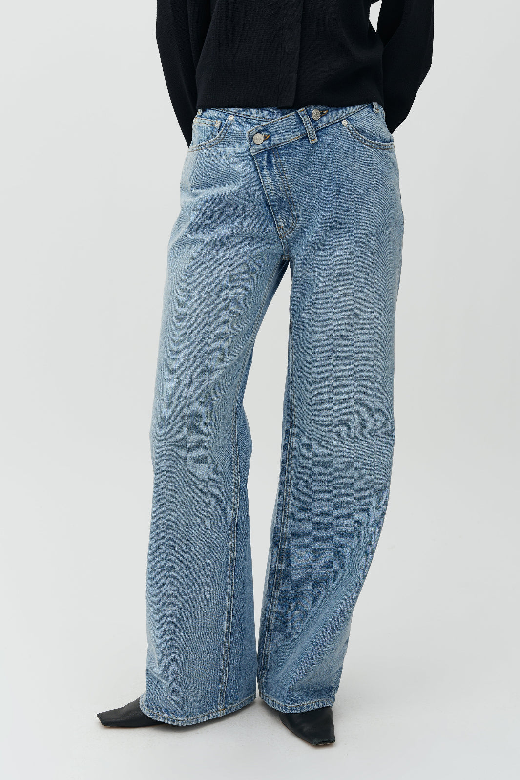 MbyM - Bellmer-M 64391291 - V61 - Light Blue Brushing