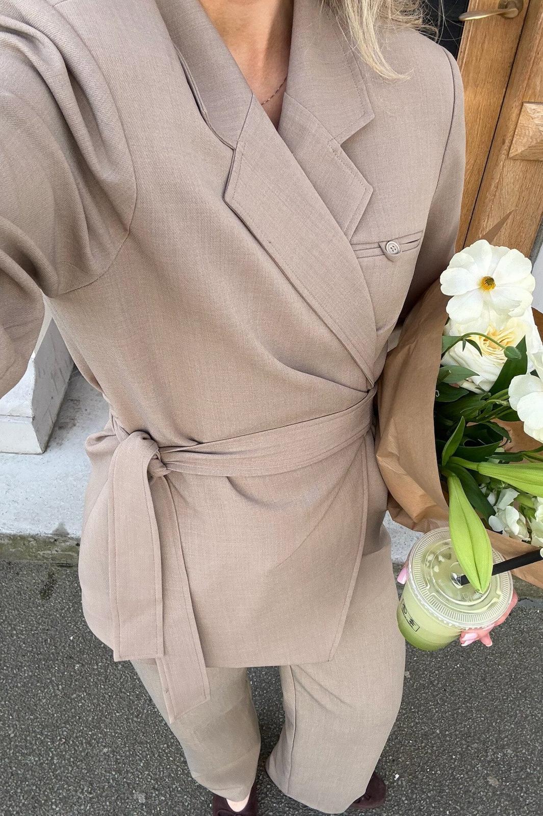 Forudbestilling - BYIC - Elinaic Blazer A23825 - Light Brown Blazere 