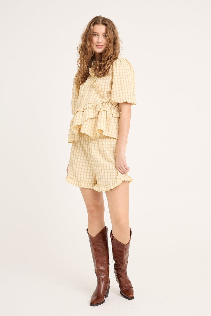 A-View - Aulina Shorts AV6071 - 069 - Pale Yellow