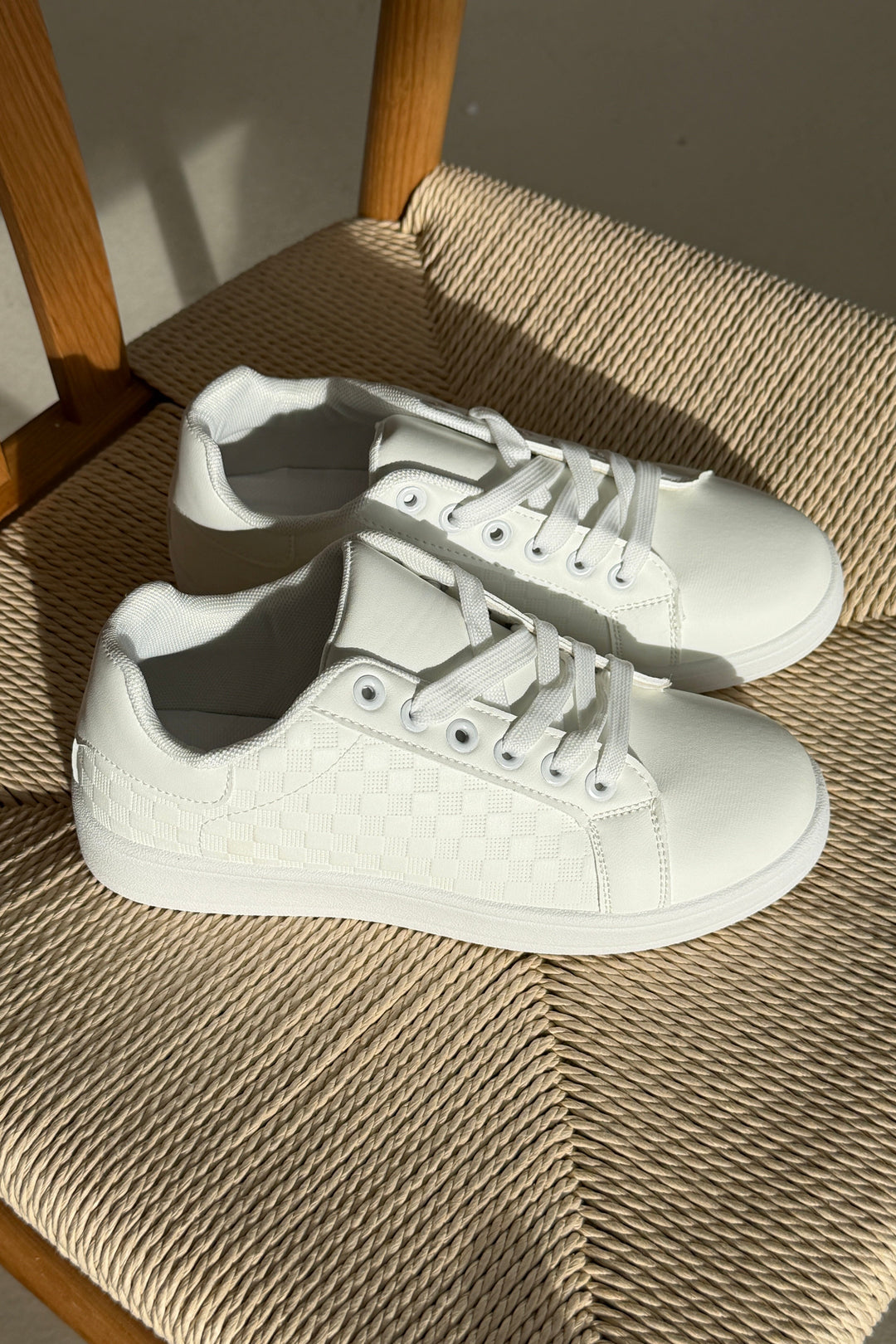 Bloom - Azalea Sneakers - White Sneakers 