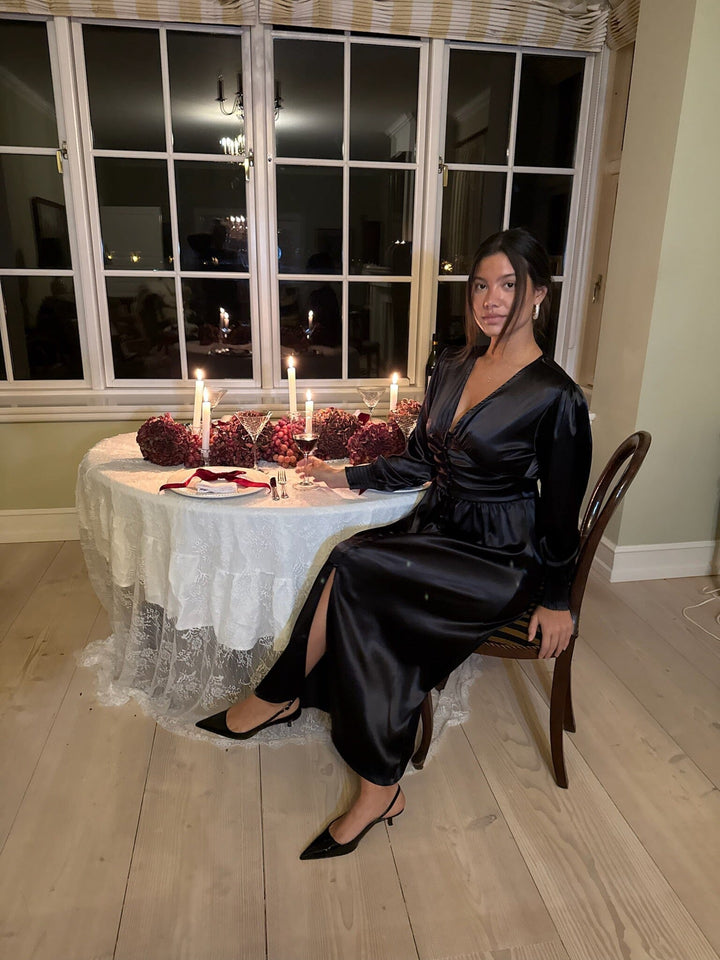 BYIC - Adelic Long Dress A2327 - Black Satin Kjoler 