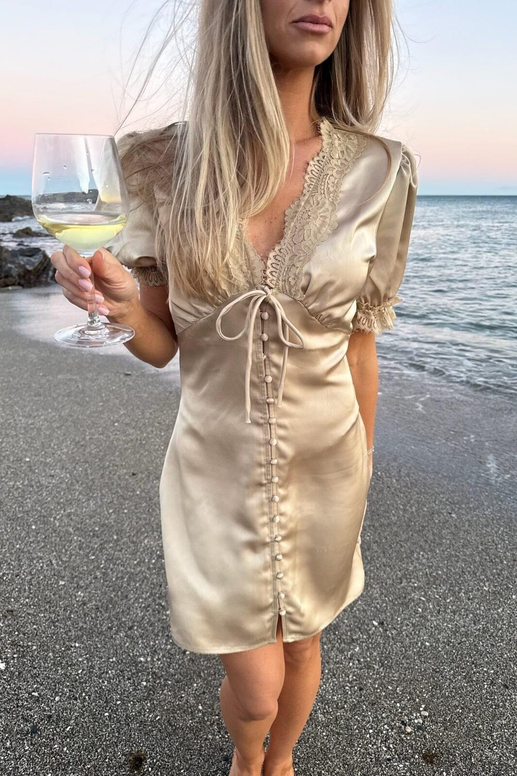 Forudbestilling - BYIC - Agneteic Dress A23835 - Light Brown Kjoler 