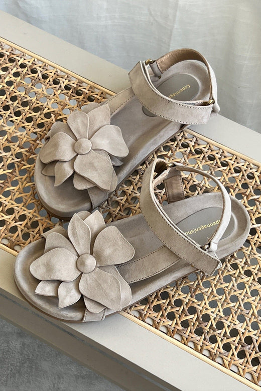 Copenhagen Shoes - My Flowers - 0301 Biscuit Sandaler 