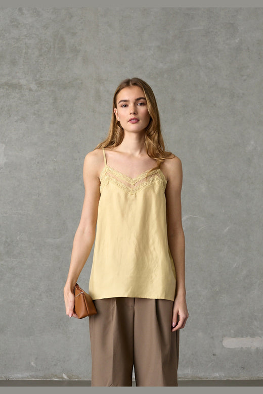 Love & Divine - Love1556 19904 - 656 - Straw