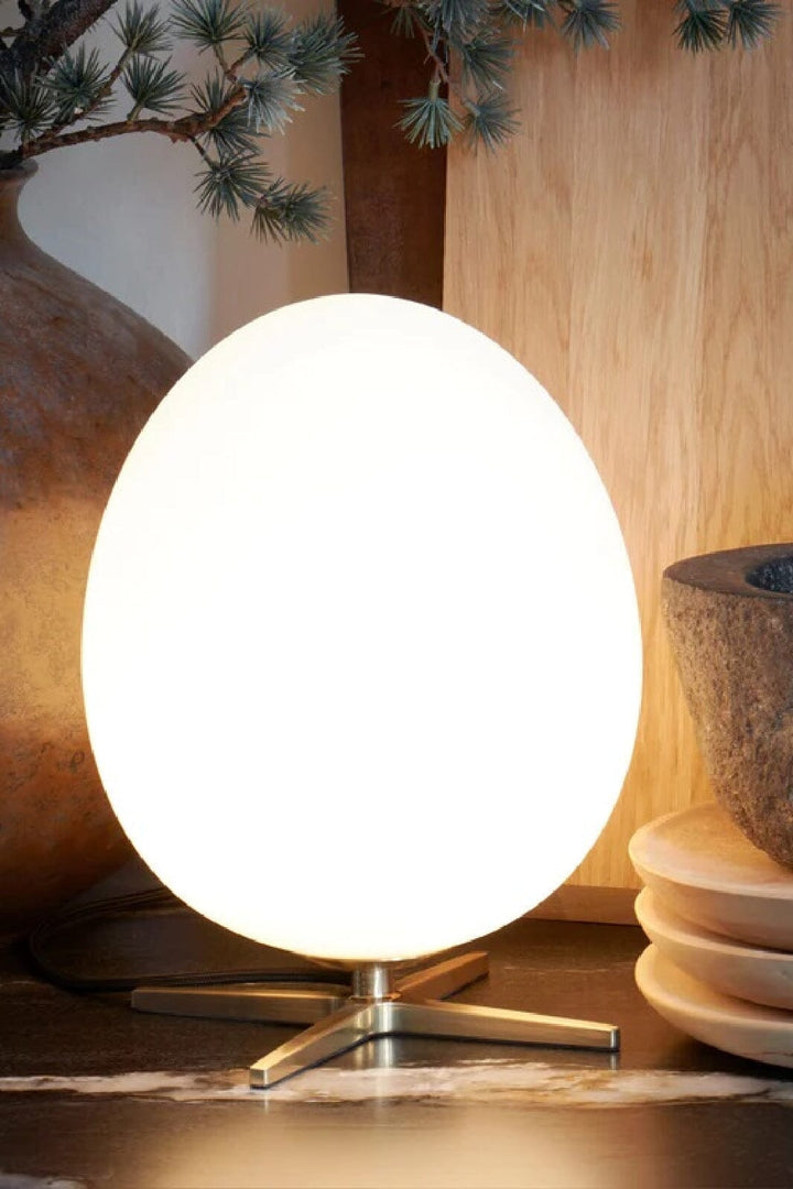 Forudbestilling - Brainchild - Ægget Lampen - Børstet Messing (Marts/April) Interiør 