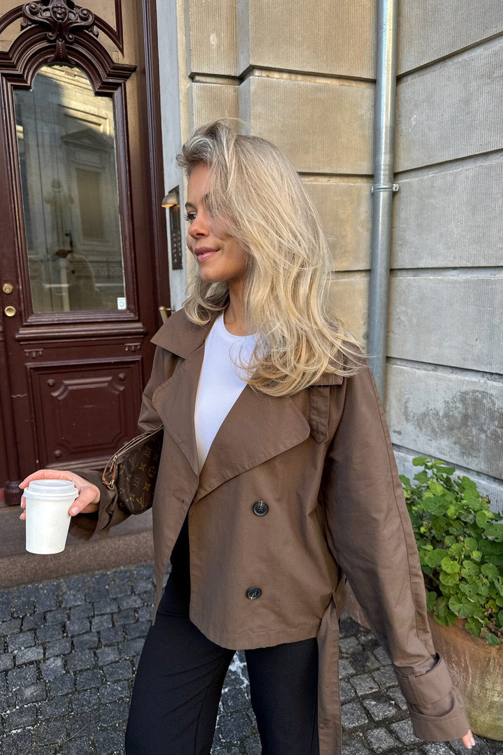 Forudbestilling - BYIC - Almaic Trenchcoat A2319 - Dark Brown Jakker 