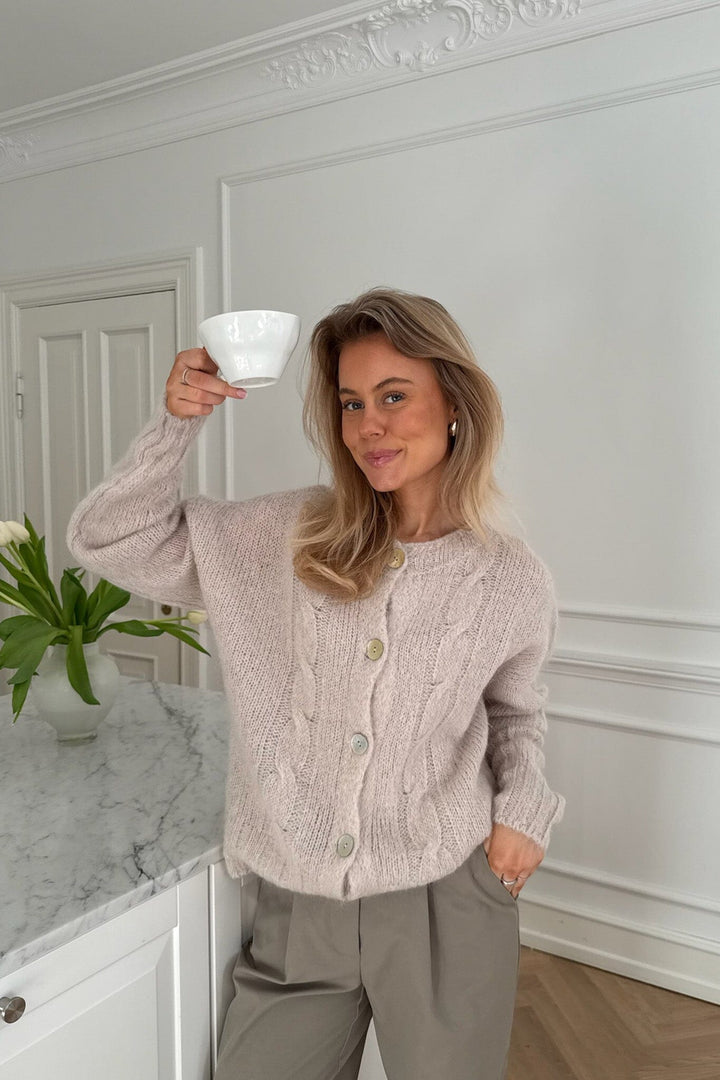Forudbestilling - BYIC - Ditteic Cardigan 3420 - Beige Cardigans 