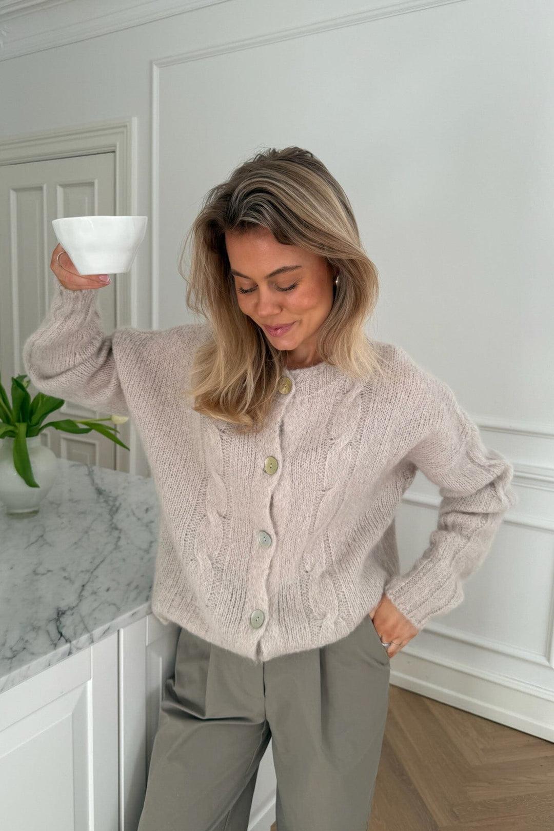 Forudbestilling - BYIC - Ditteic Cardigan 3420 - Beige Cardigans 