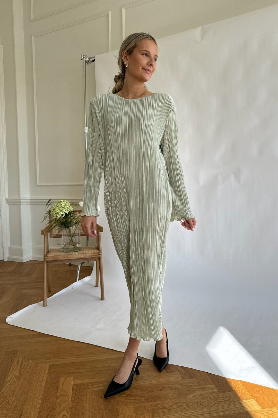 Forudbestilling - BYIC - Kellyic Long Plissé Dress - lg Light Green Kjoler 