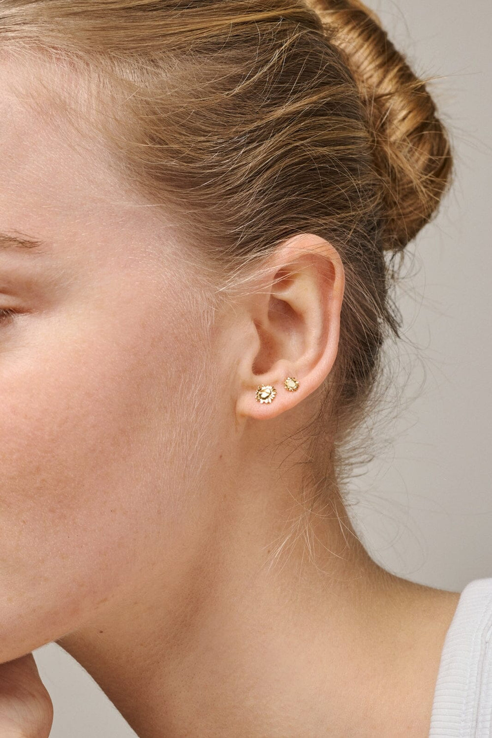 Enamel Copenhagen - Studs, Small Sunshine E420G - 925S/Gp