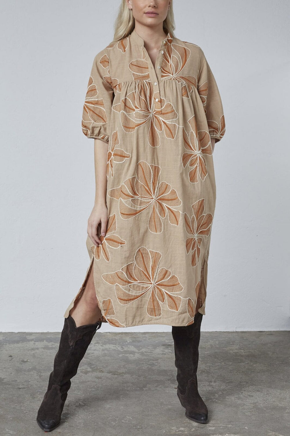 Love & Divine - Love1009-1 18619 - 812 - Sand Flower