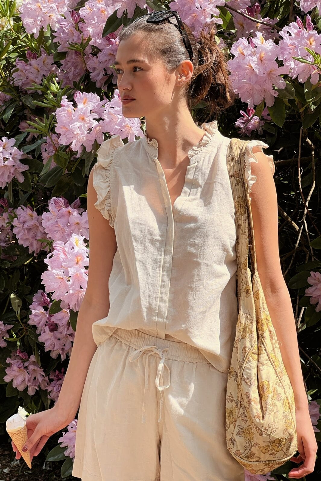Forudbestilling - Neo Noir - Siona Linen Top - Sand Bluser 