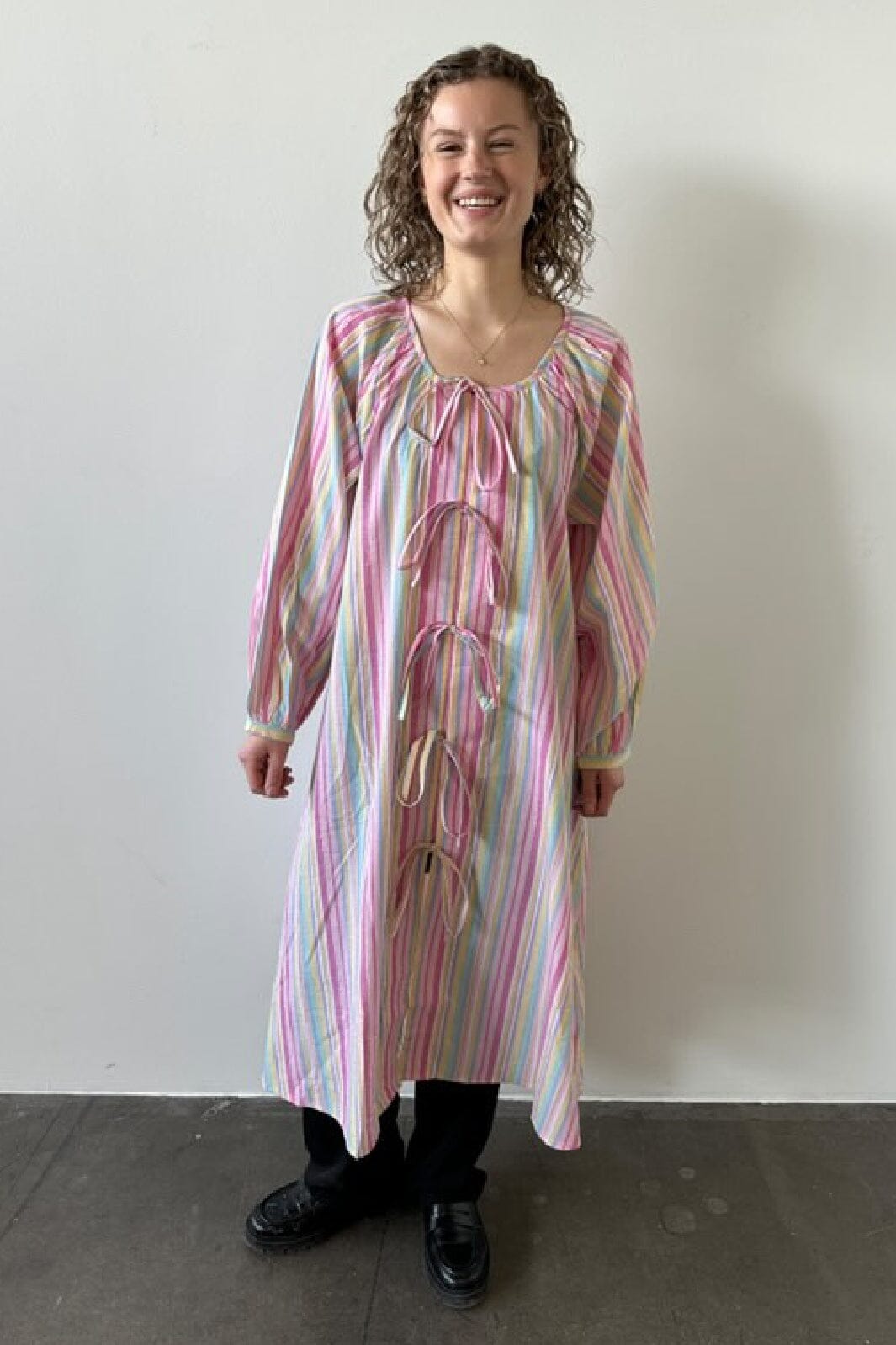 Forudbestilling - Sissel Edelbo - Stinne Dress SE 1724 - Pink Stripes Kjoler 