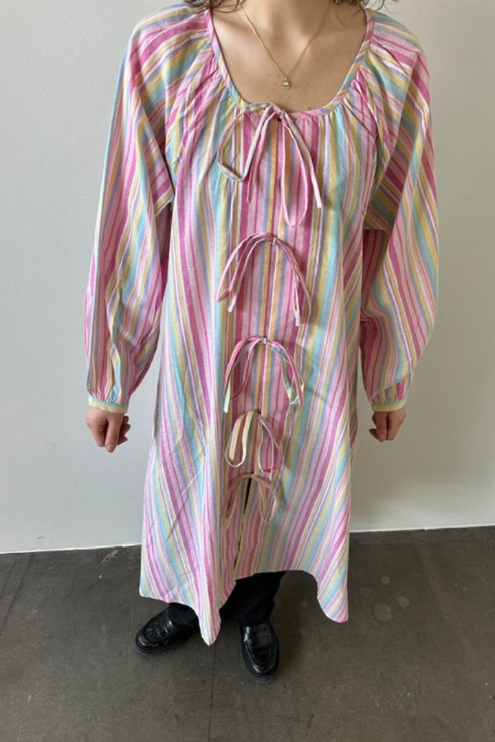 Forudbestilling - Sissel Edelbo - Stinne Dress SE 1724 - Pink Stripes Kjoler 