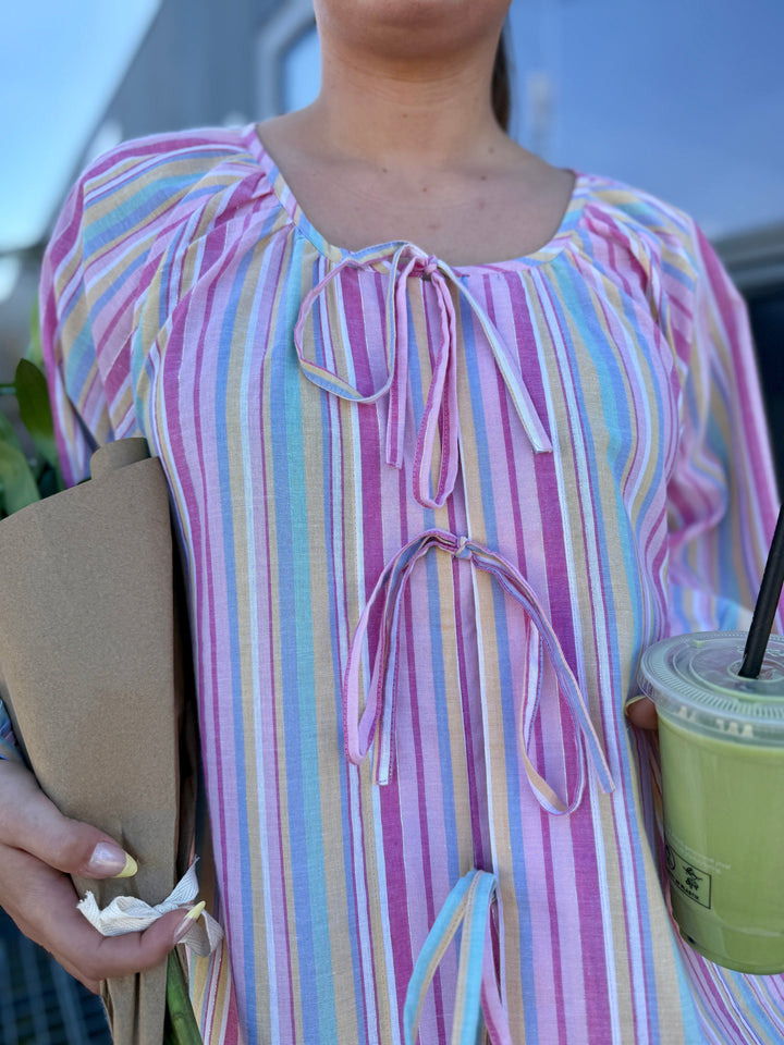 Forudbestilling - Sissel Edelbo x Molly&My - Stinne Dress SE 1724 - Pink Stripes Kjoler 