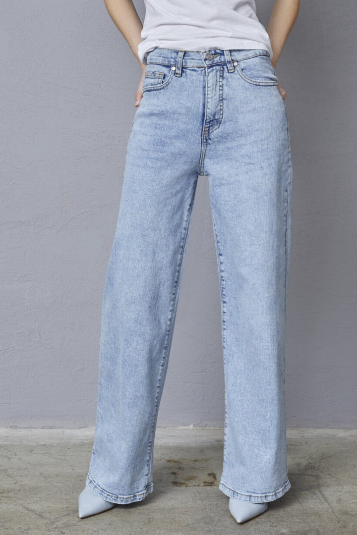 Sisters Point - Owi-W.Je15 18367 - 900 - L. Blue Wash