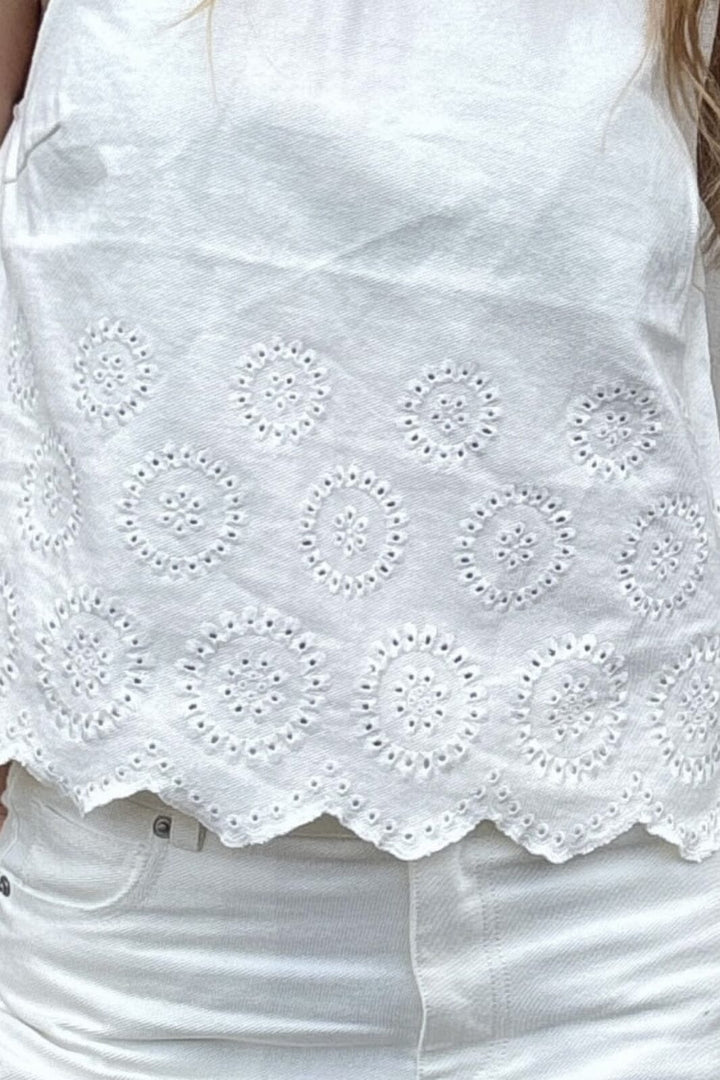 Global Funk - Rihne Scallop-G - 800 White T-shirts 