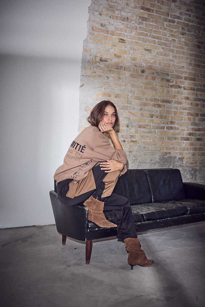 Haute L'Amitié - New Studio Tie Sweat HL10714 - Walnut Sweatshirts 