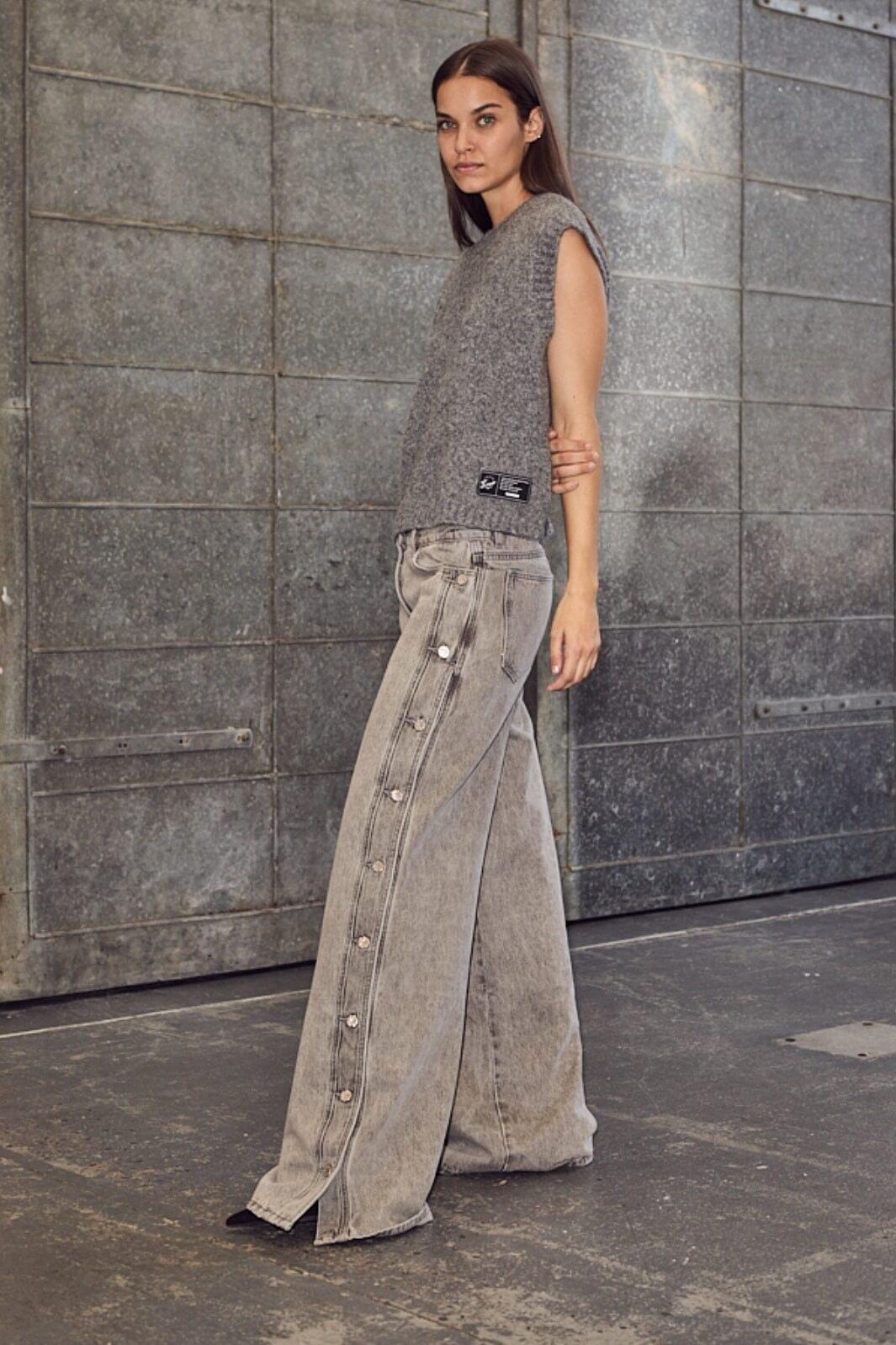 Haute L'Amitié - Side Panel Button Jeans HL10328 - Light Grey Jeans 