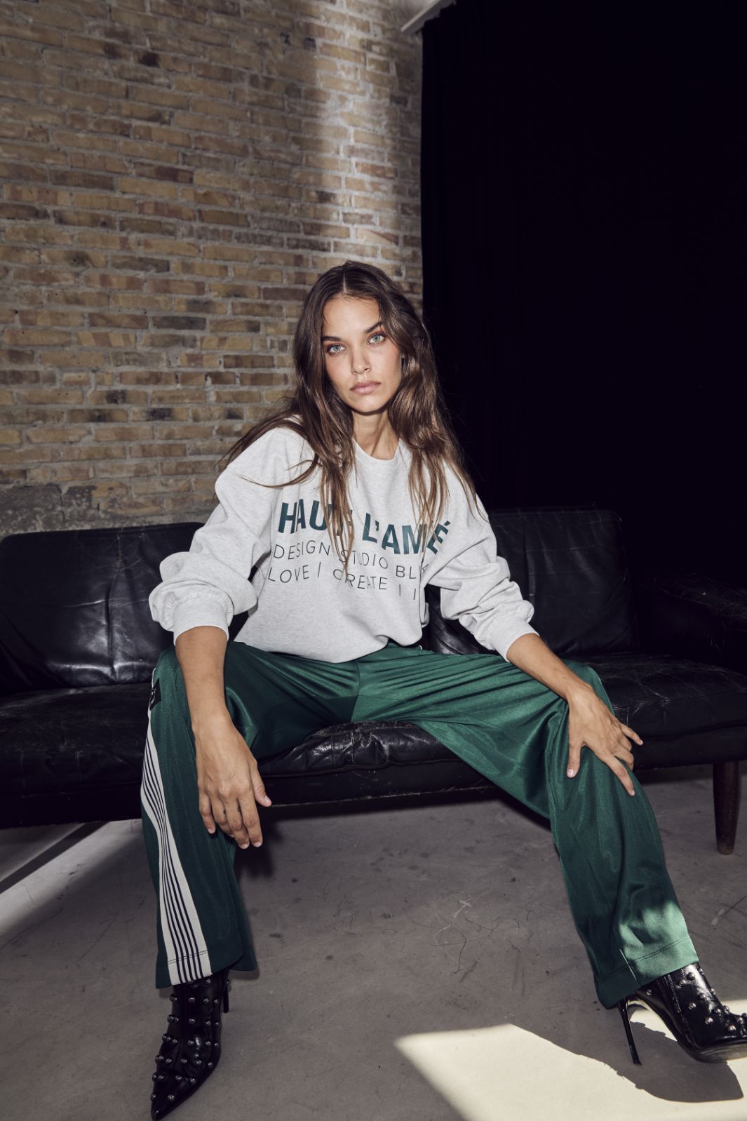 Haute L'Amitié - Studio Logo Sweat HL10446 - Pearl Melange Sweatshirts 