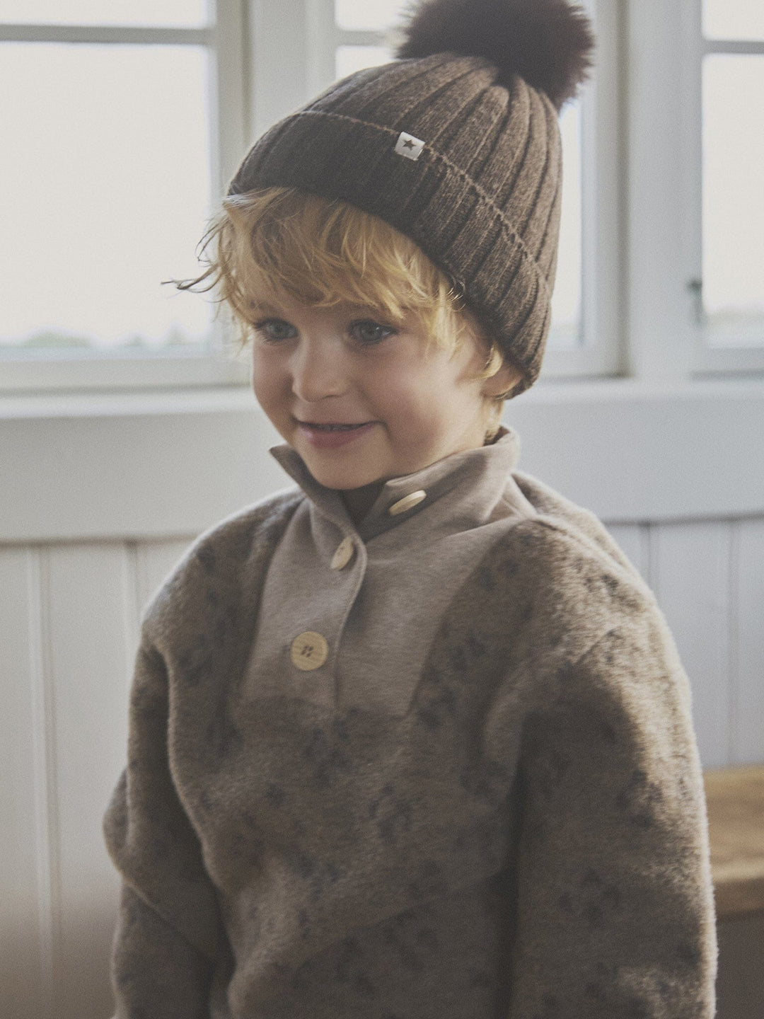 Huttelihut - Hat Knit Alpaca Pompom 460397 - 2503 Dark Brown Melange Huer 