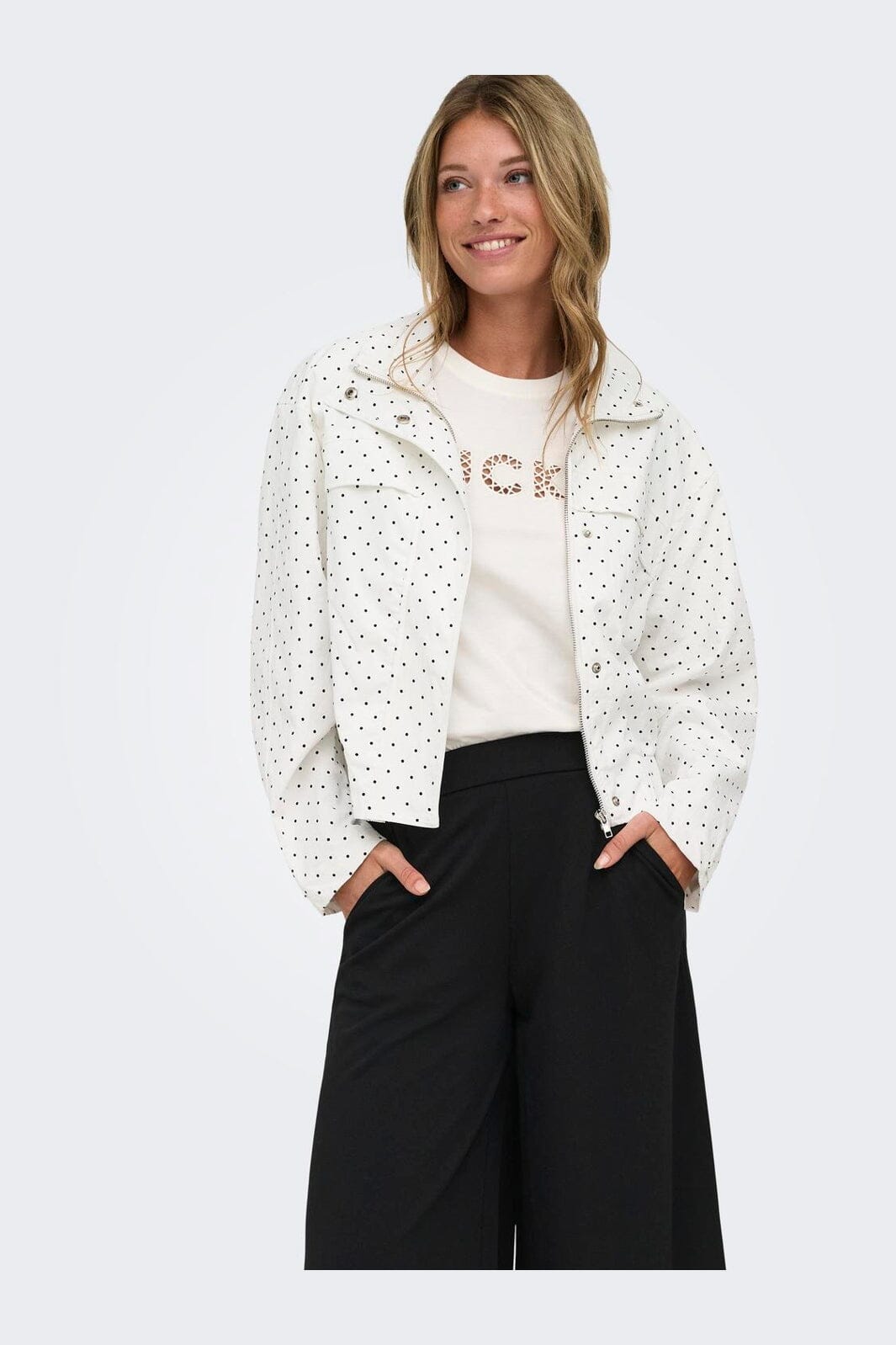 JDY - Jdynaomi L/S Jacket - 5095882 Cloud Dancer Black Dots