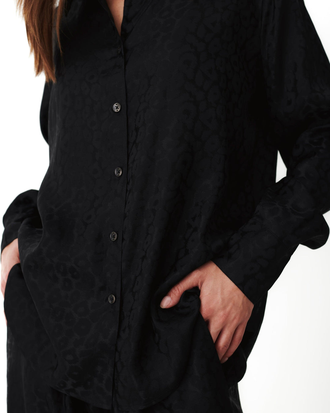 Karmamia - Alma Shirt 2241 - Black Leo Silk Skjorter 