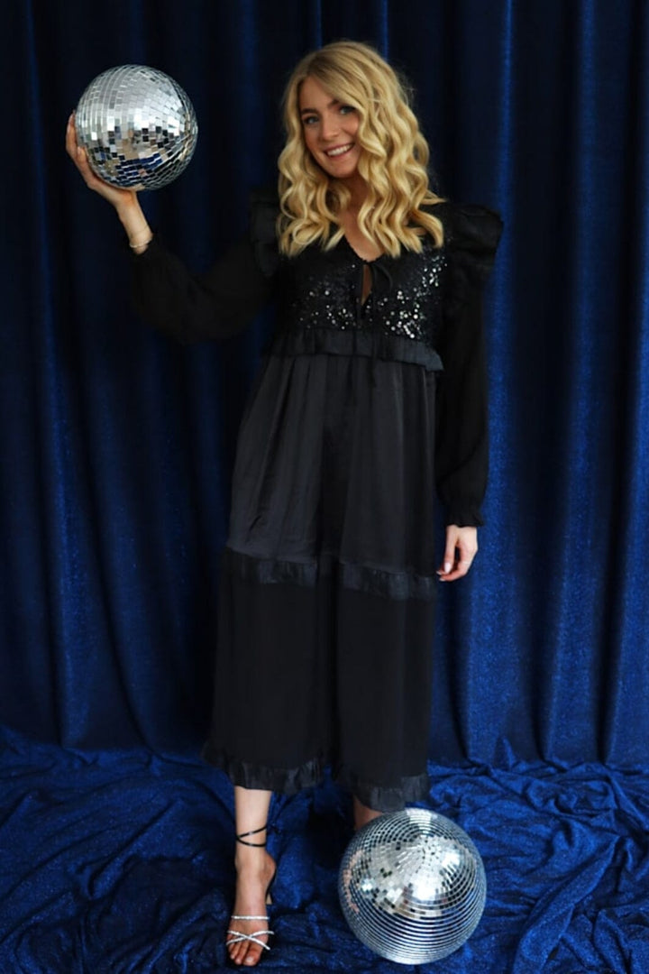 Liberte - Nor Ls Frill Dress 22266 - Black Sequins Kjoler 